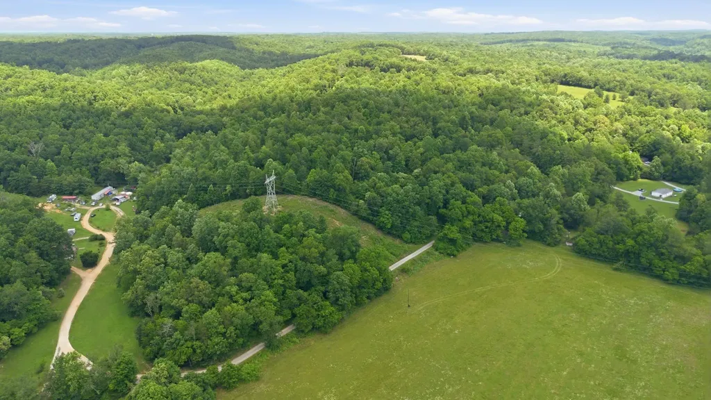 6829 Old Mill Creek Road Nunnelly TN 37137