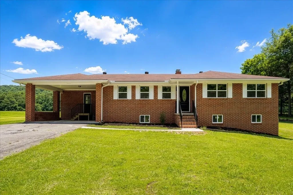 858 N Main Street Decatur TN 37322
