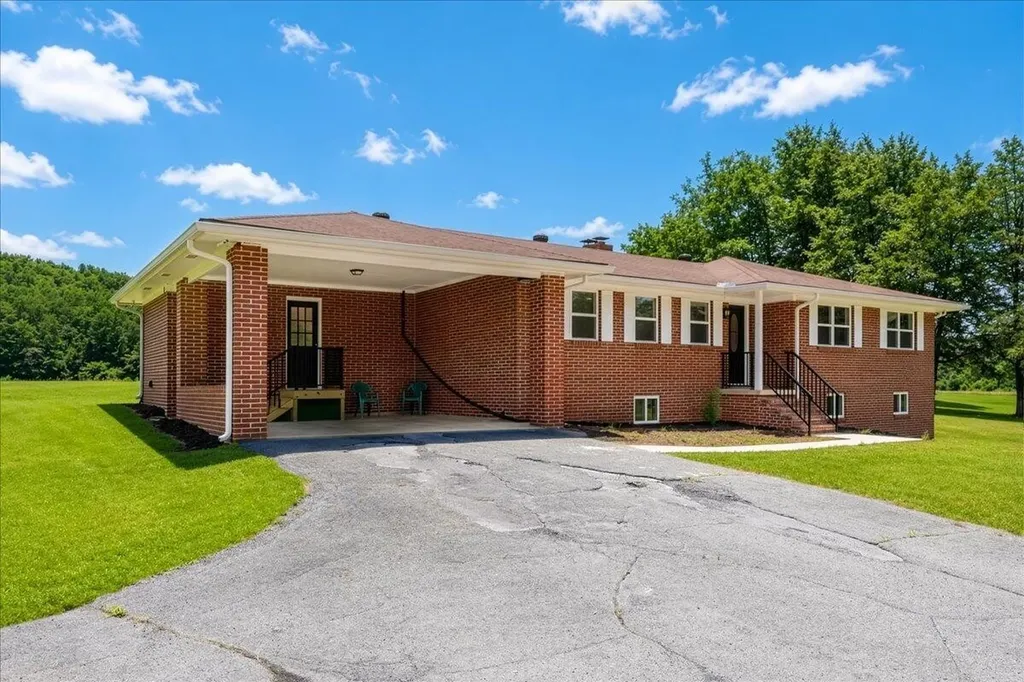 858 N Main Street Decatur TN 37322