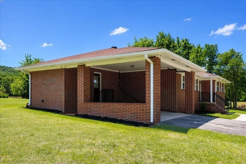 858 N Main Street Decatur TN 37322
