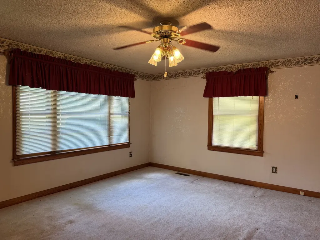 804 W Main Street Mcminnville TN 37110