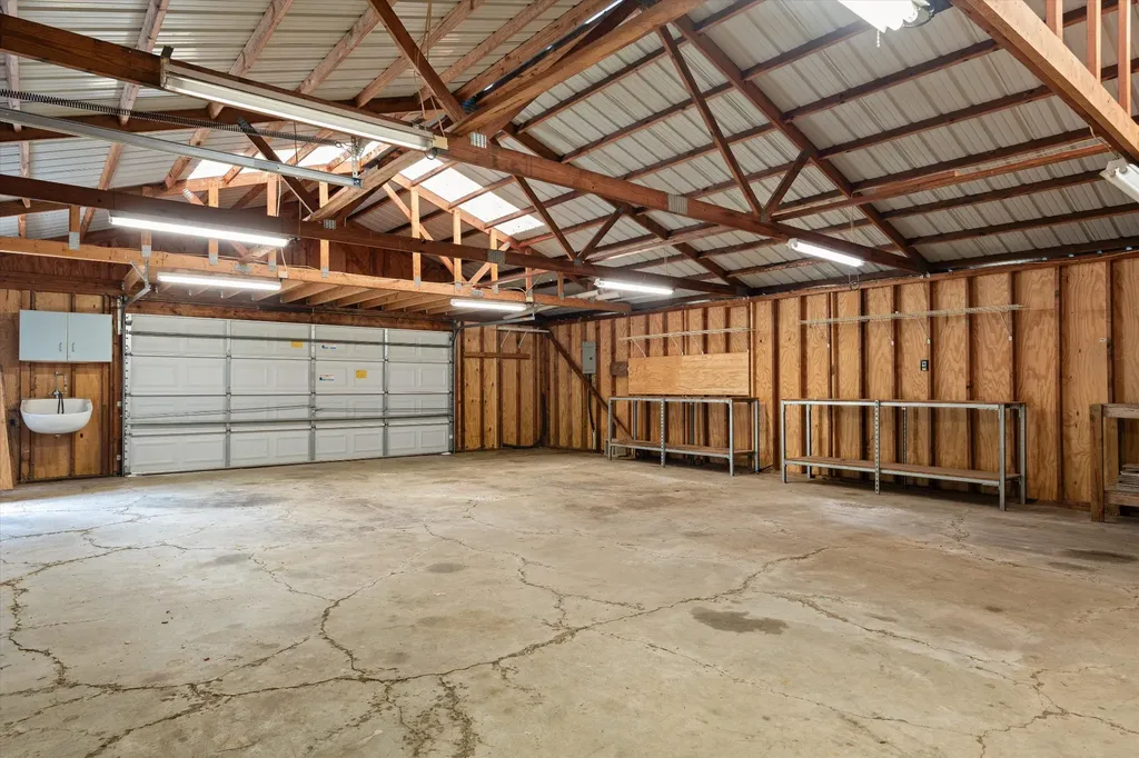1046 Robertson Road Gallatin TN 37066