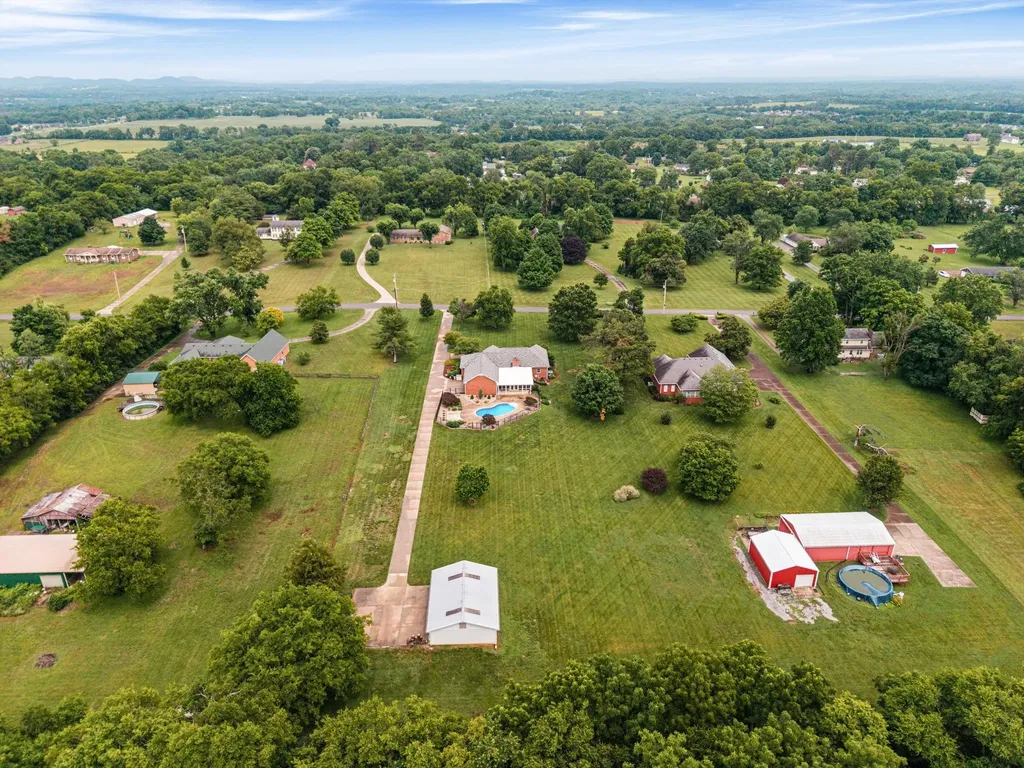 1046 Robertson Road Gallatin TN 37066