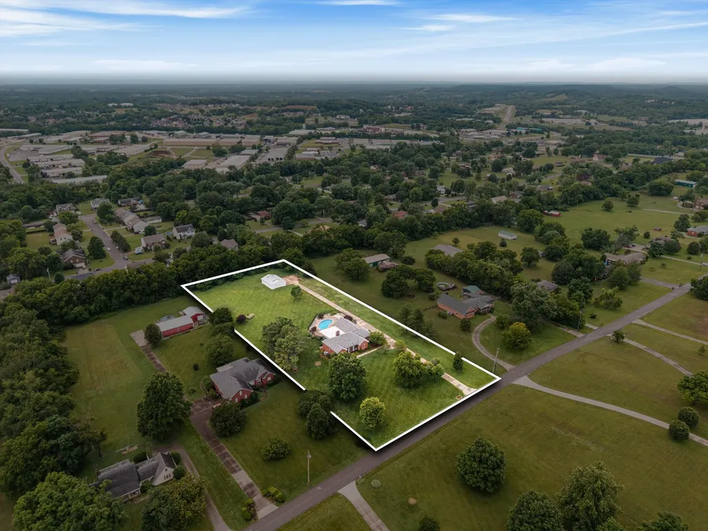 1046 Robertson Road Gallatin TN 37066