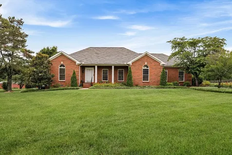 1046 Robertson Road Gallatin TN 37066