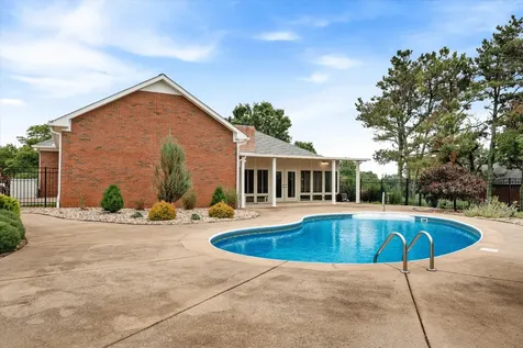 1046 Robertson Road Gallatin TN 37066
