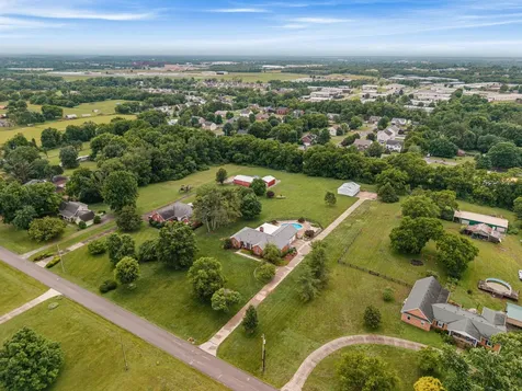 1046 Robertson Road Gallatin TN 37066