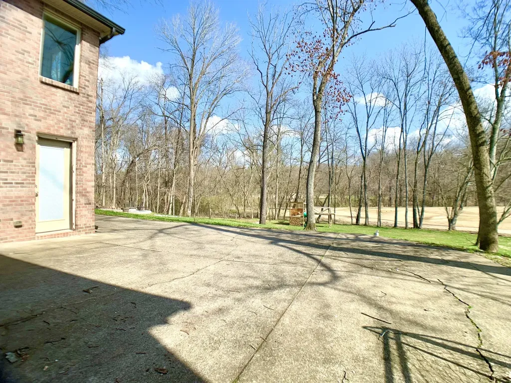 423 Rivermont Drive Clarksville TN 37043