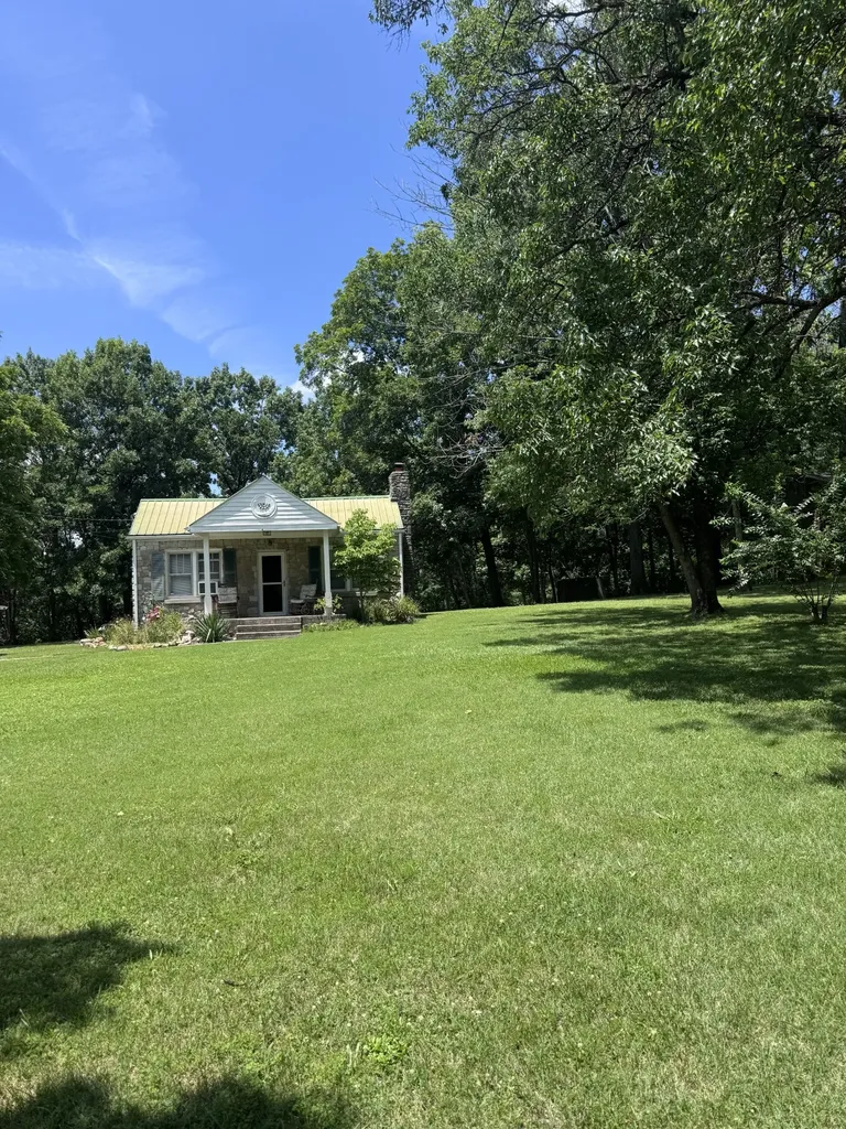 1018 S Graycroft Avenue Madison TN 37115