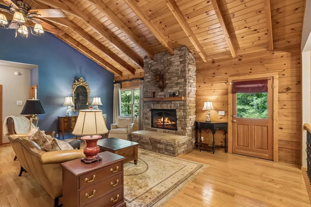 2668 Thompson Station Road, E Thompsons Station TN 37179