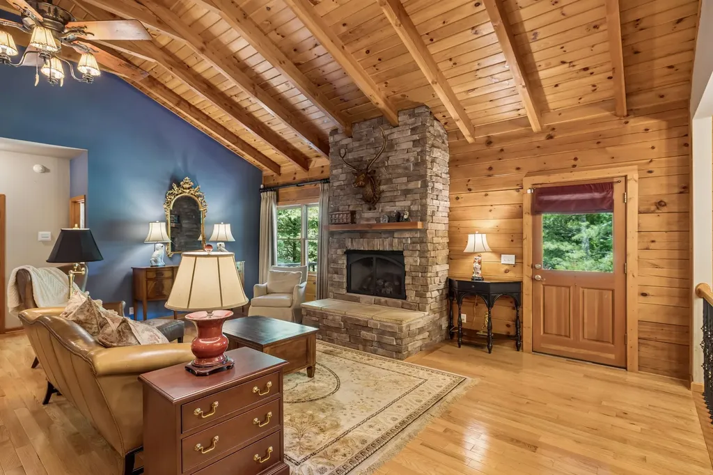 2668 Thompson Station Road, E Thompsons Station TN 37179