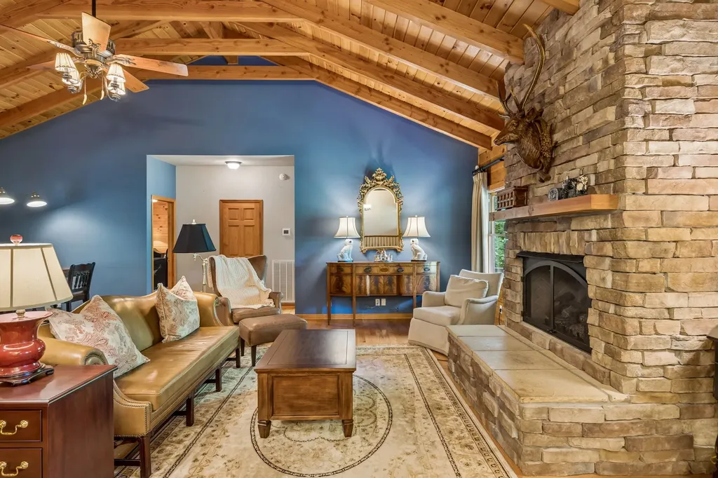 2668 Thompson Station Road, E Thompsons Station TN 37179