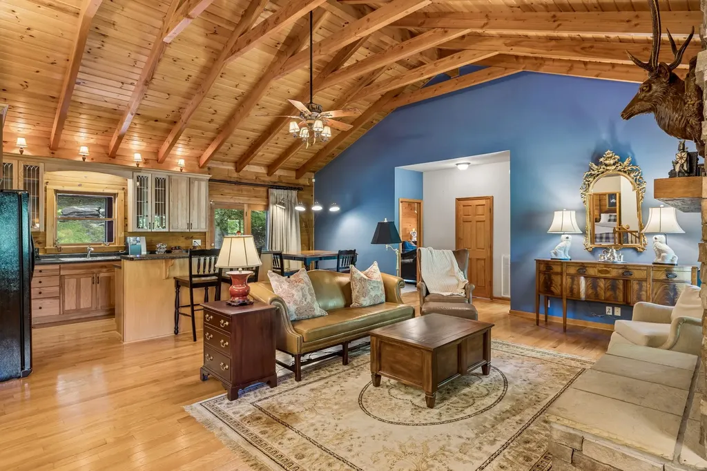 2668 Thompson Station Road, E Thompsons Station TN 37179