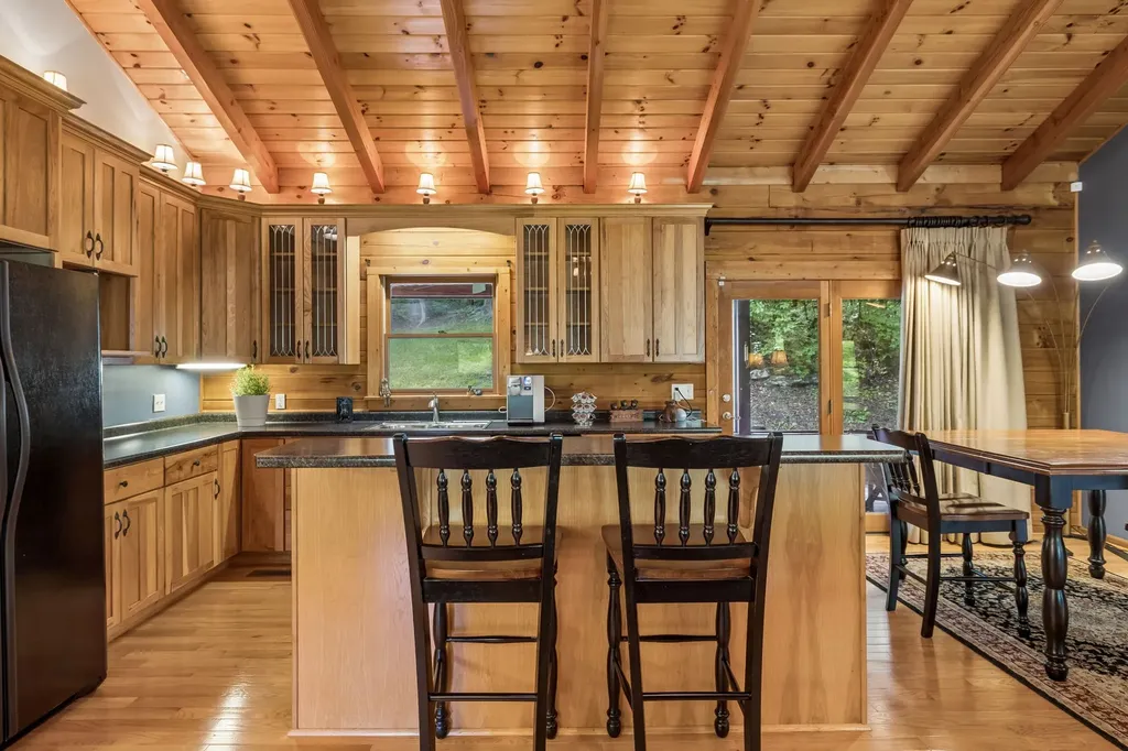 2668 Thompson Station Road, E Thompsons Station TN 37179