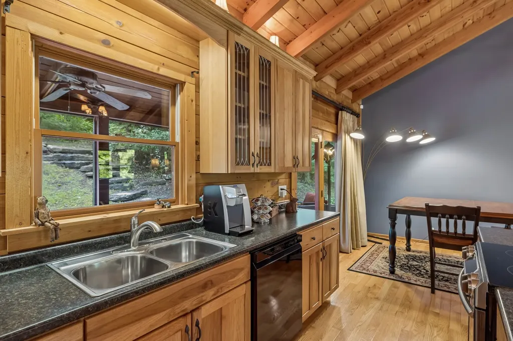 2668 Thompson Station Road, E Thompsons Station TN 37179