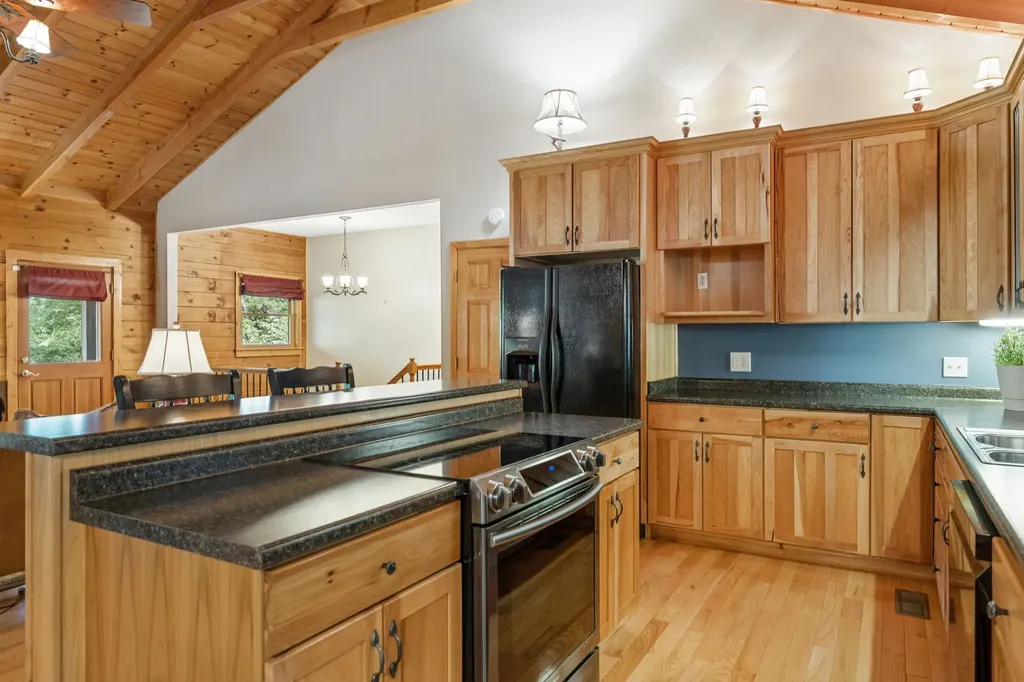 2668 Thompson Station Road, E Thompsons Station TN 37179