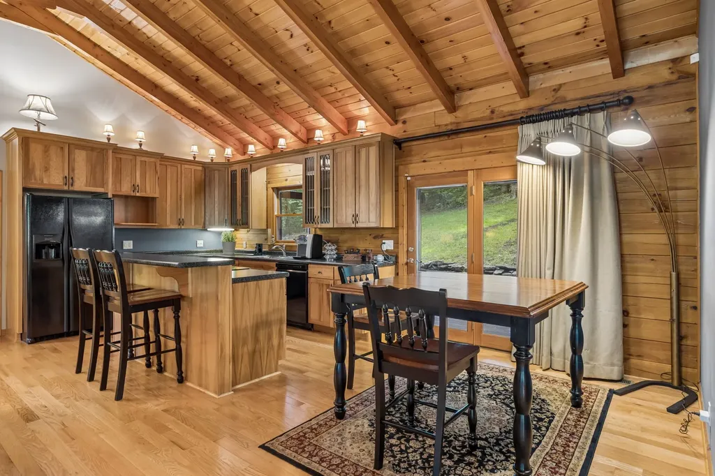 2668 Thompson Station Road, E Thompsons Station TN 37179