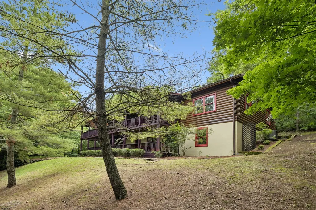 2668 Thompson Station Road, E Thompsons Station TN 37179