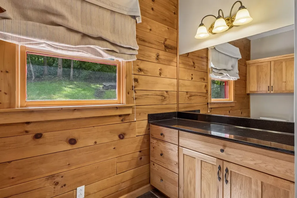 2668 Thompson Station Road, E Thompsons Station TN 37179