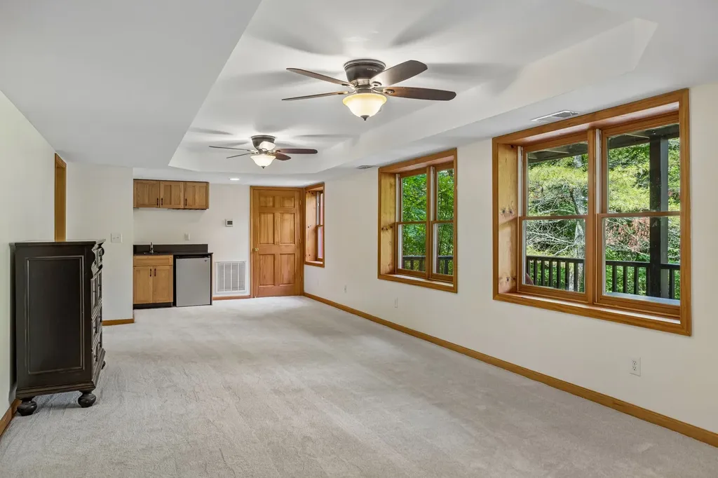 2668 Thompson Station Road, E Thompsons Station TN 37179