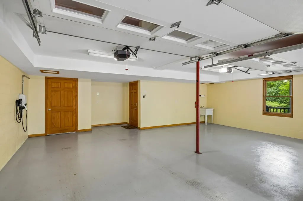 2668 Thompson Station Road, E Thompsons Station TN 37179