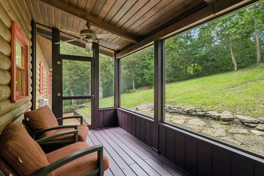 2668 Thompson Station Road, E Thompsons Station TN 37179