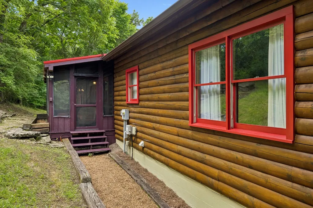 2668 Thompson Station Road, E Thompsons Station TN 37179