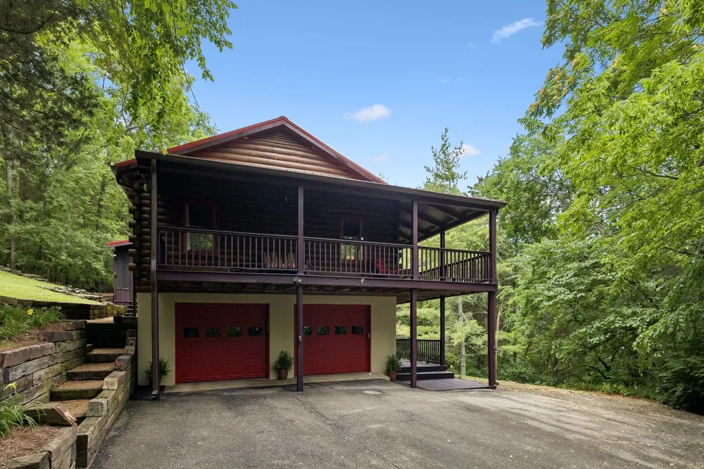 2668 Thompson Station Road, E Thompsons Station TN 37179