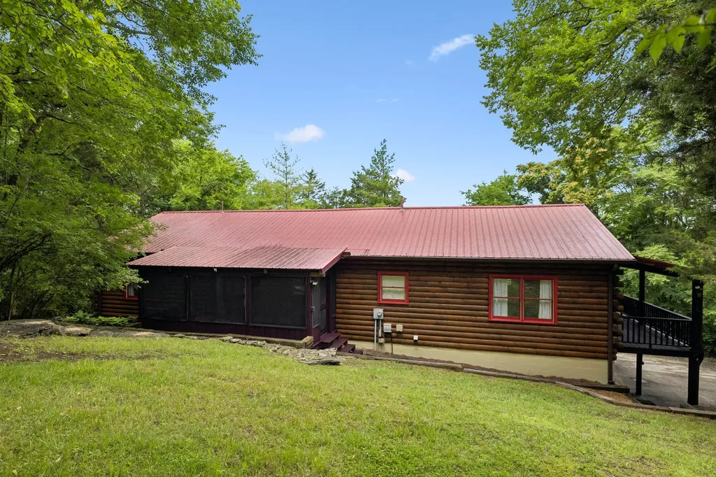 2668 Thompson Station Road, E Thompsons Station TN 37179