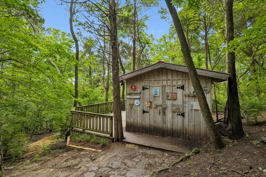 2668 Thompson Station Road, E Thompsons Station TN 37179