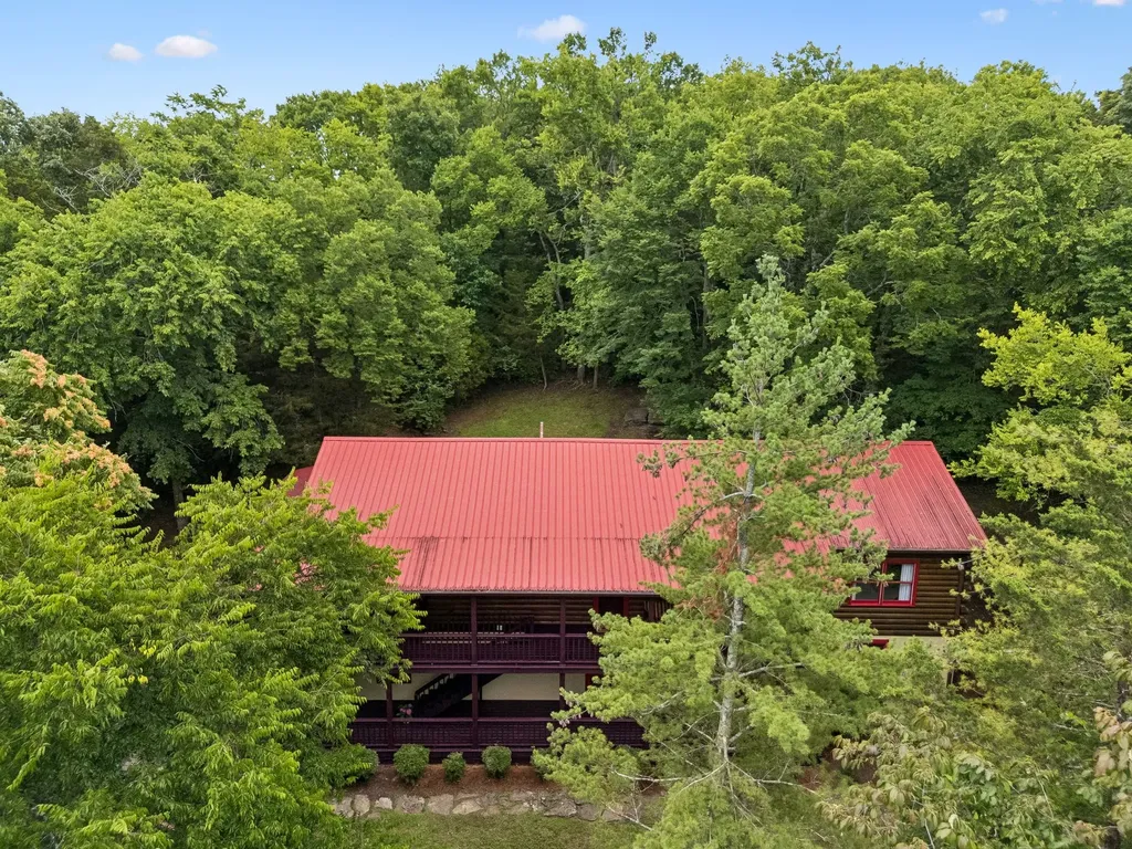 2668 Thompson Station Road, E Thompsons Station TN 37179