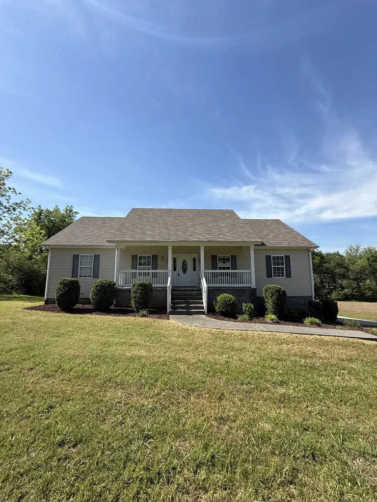 2373 Hampshire Pike, W Columbia TN 38401
