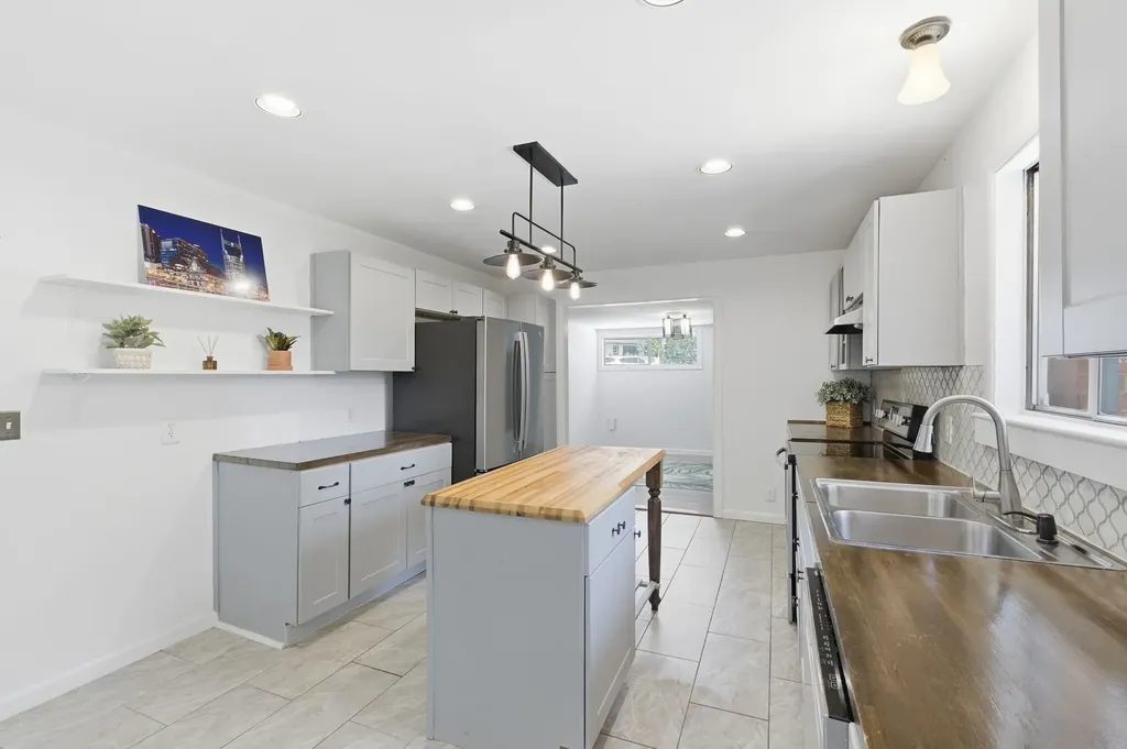 2400 Sandy Drive Nashville TN 37216