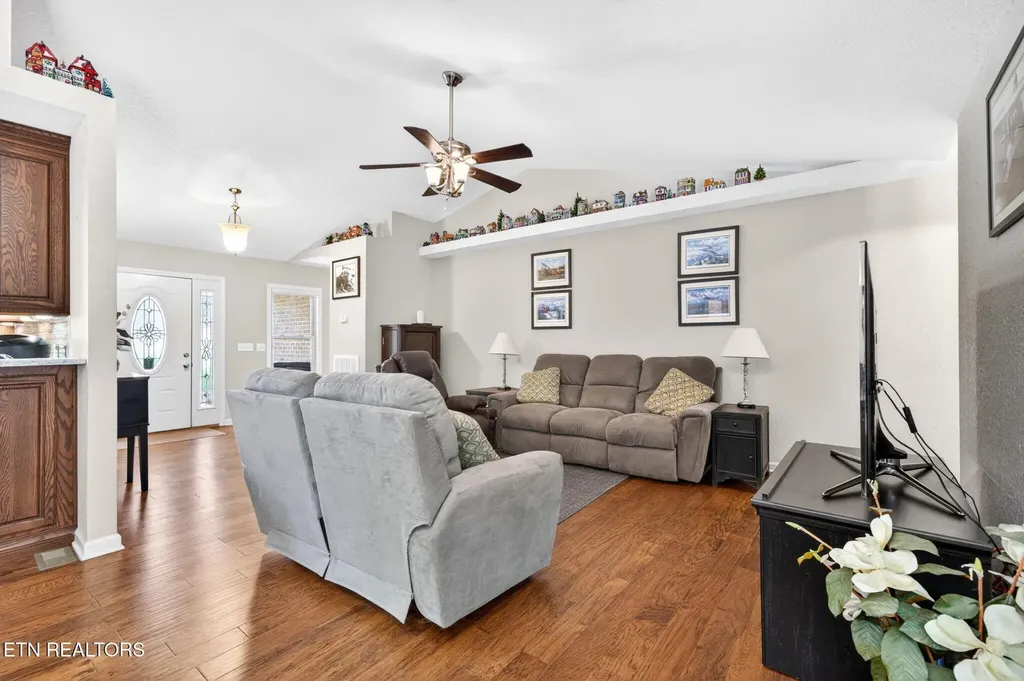 657 Lakeview Drive Crossville TN 38558
