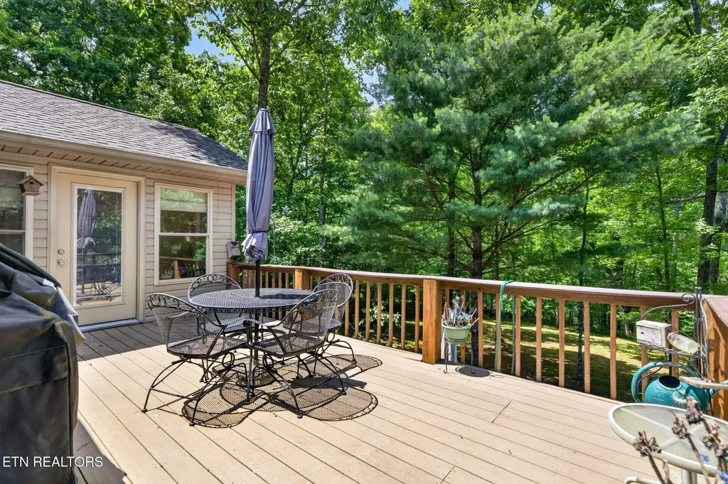 657 Lakeview Drive Crossville TN 38558