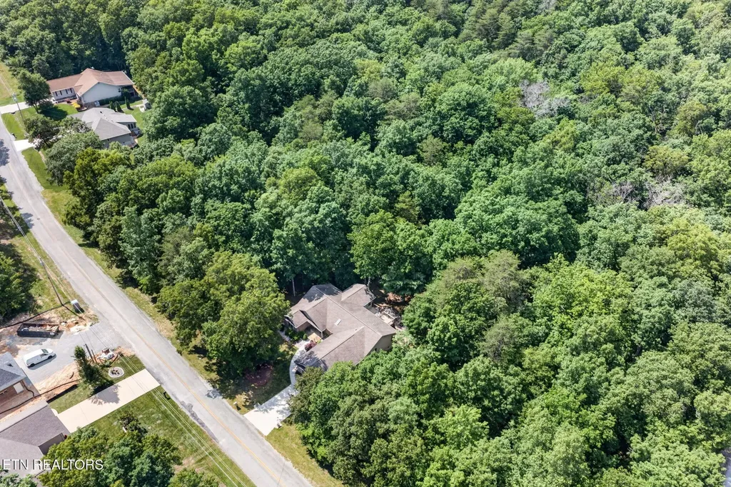 657 Lakeview Drive Crossville TN 38558