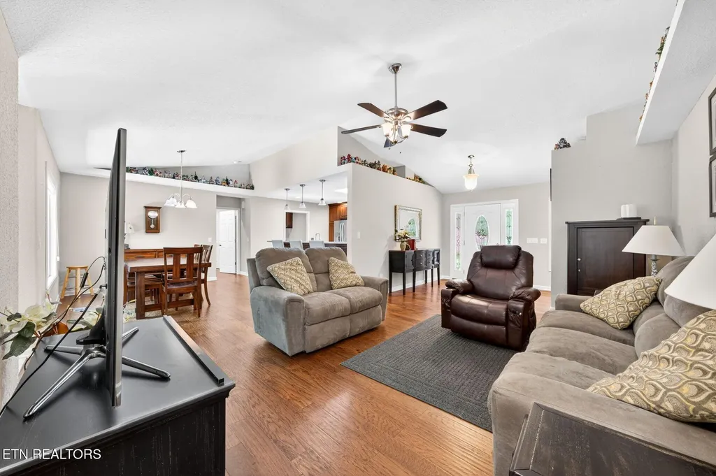 657 Lakeview Drive Crossville TN 38558