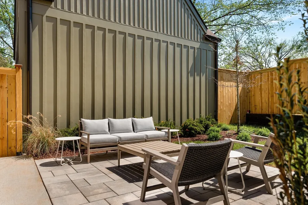 635 Richmond Bend Nashville TN 37206