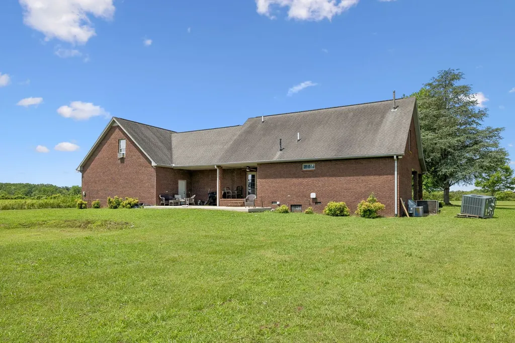 495 Roy Womack Road Smithville TN 37166