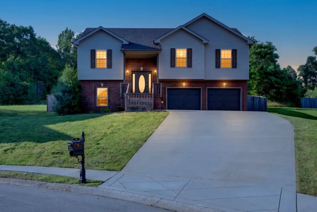 493 Comanche Court Clarksville TN 37042