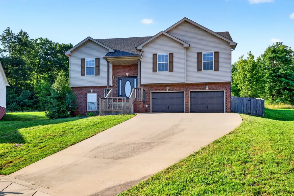 493 Comanche Court Clarksville TN 37042