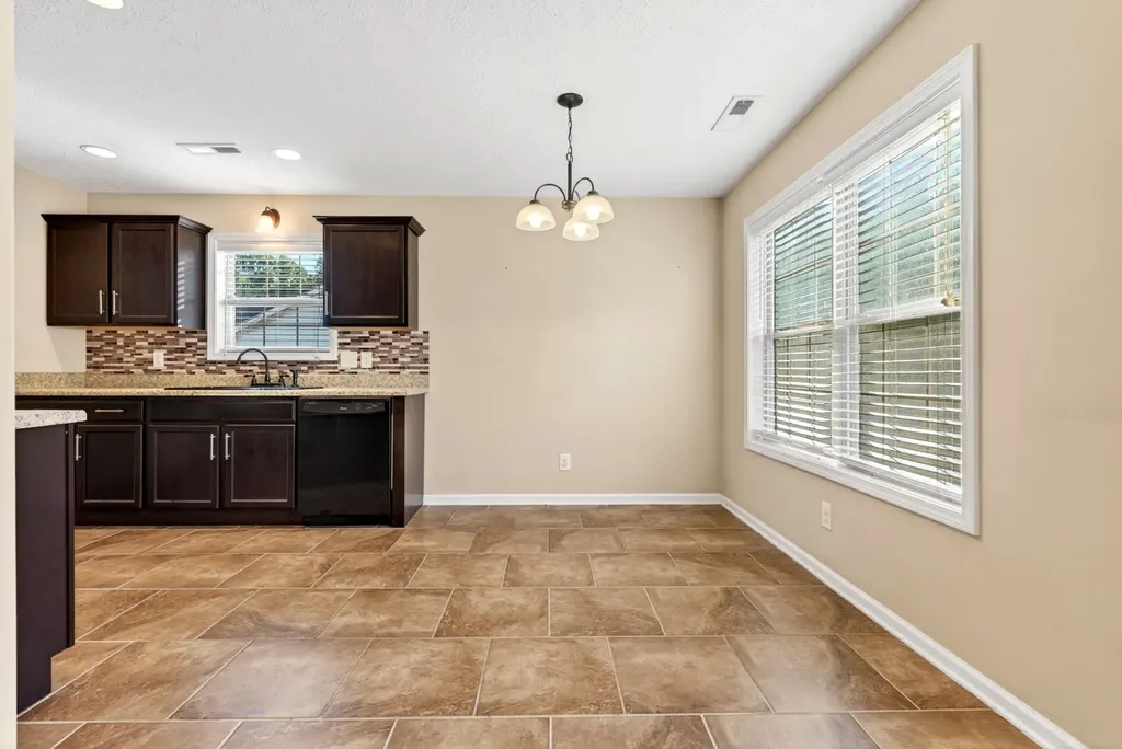 493 Comanche Court Clarksville TN 37042
