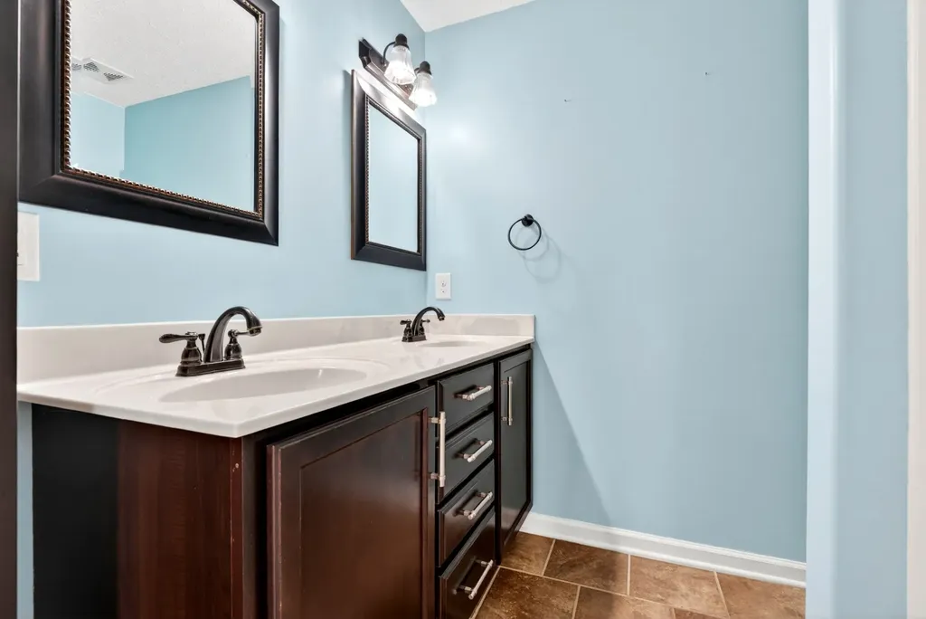 493 Comanche Court Clarksville TN 37042