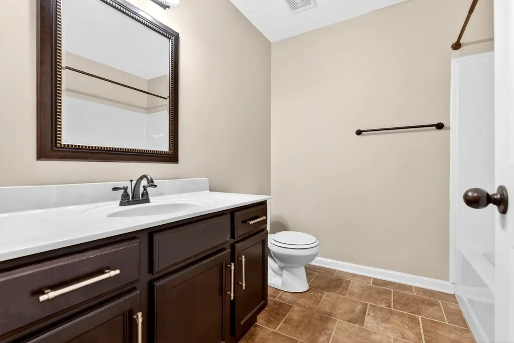 493 Comanche Court Clarksville TN 37042
