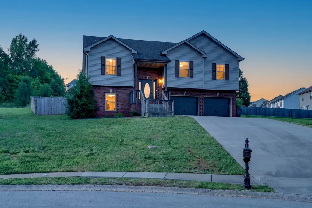 493 Comanche Court Clarksville TN 37042