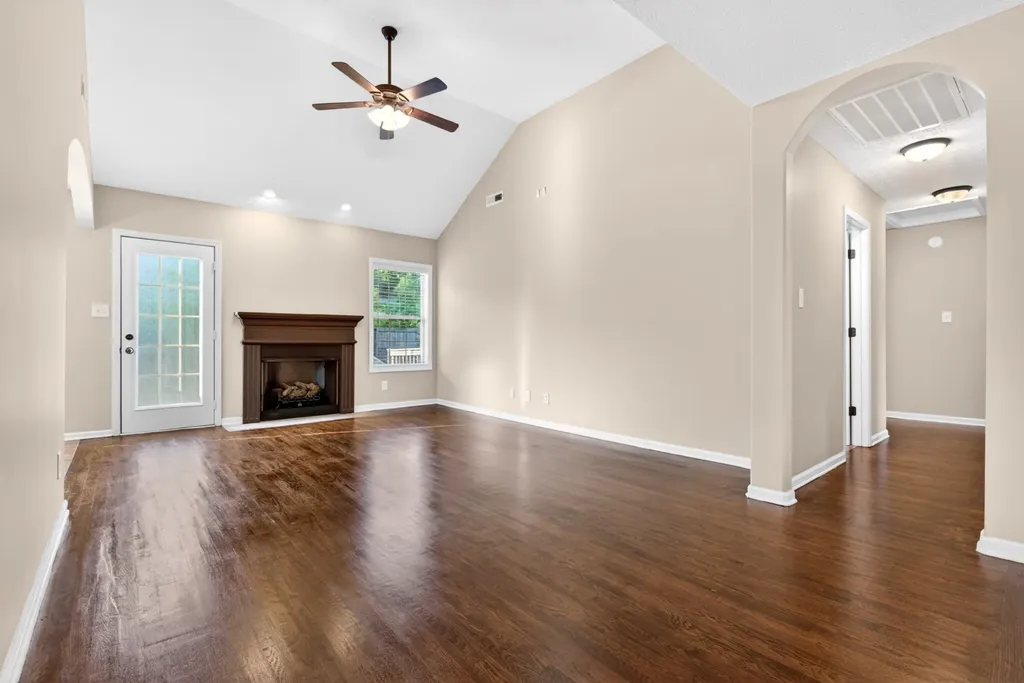 493 Comanche Court Clarksville TN 37042