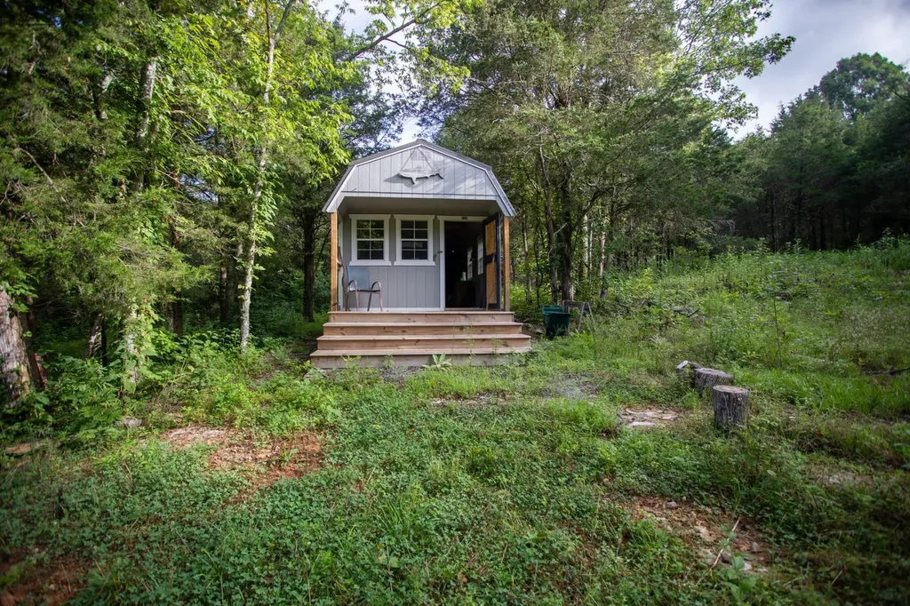 193 Dixon Lane Pleasant Shade TN 37145