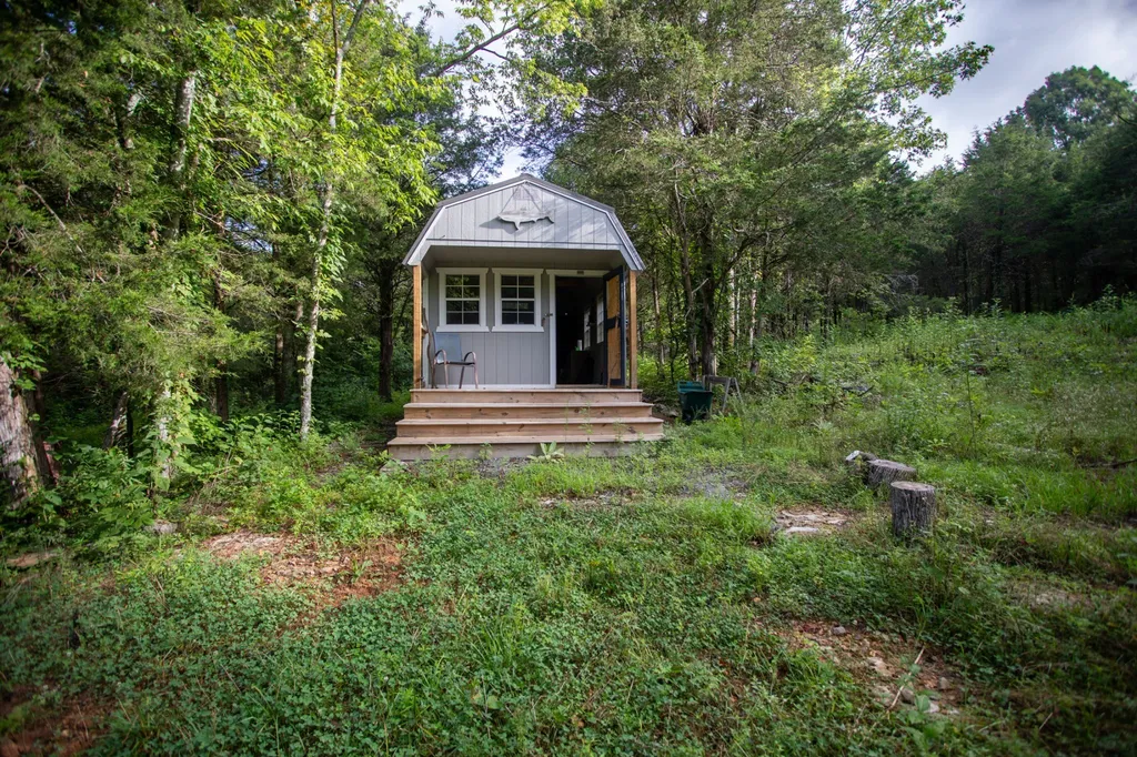 193 Dixon Lane Pleasant Shade TN 37145