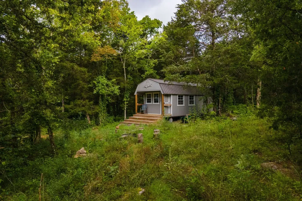 193 Dixon Lane Pleasant Shade TN 37145