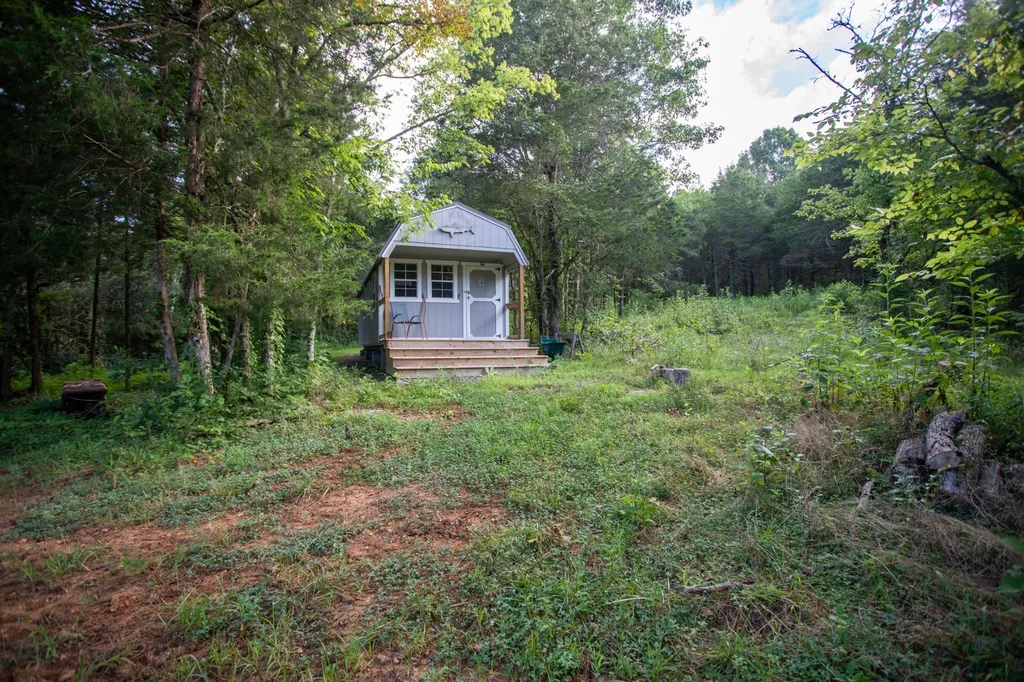 193 Dixon Lane Pleasant Shade TN 37145
